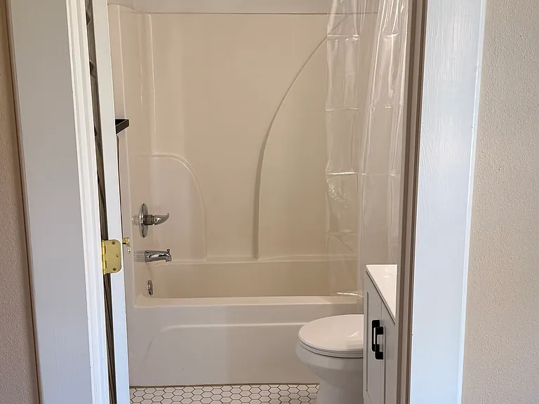 415 N 7th St #B — Photo 13
