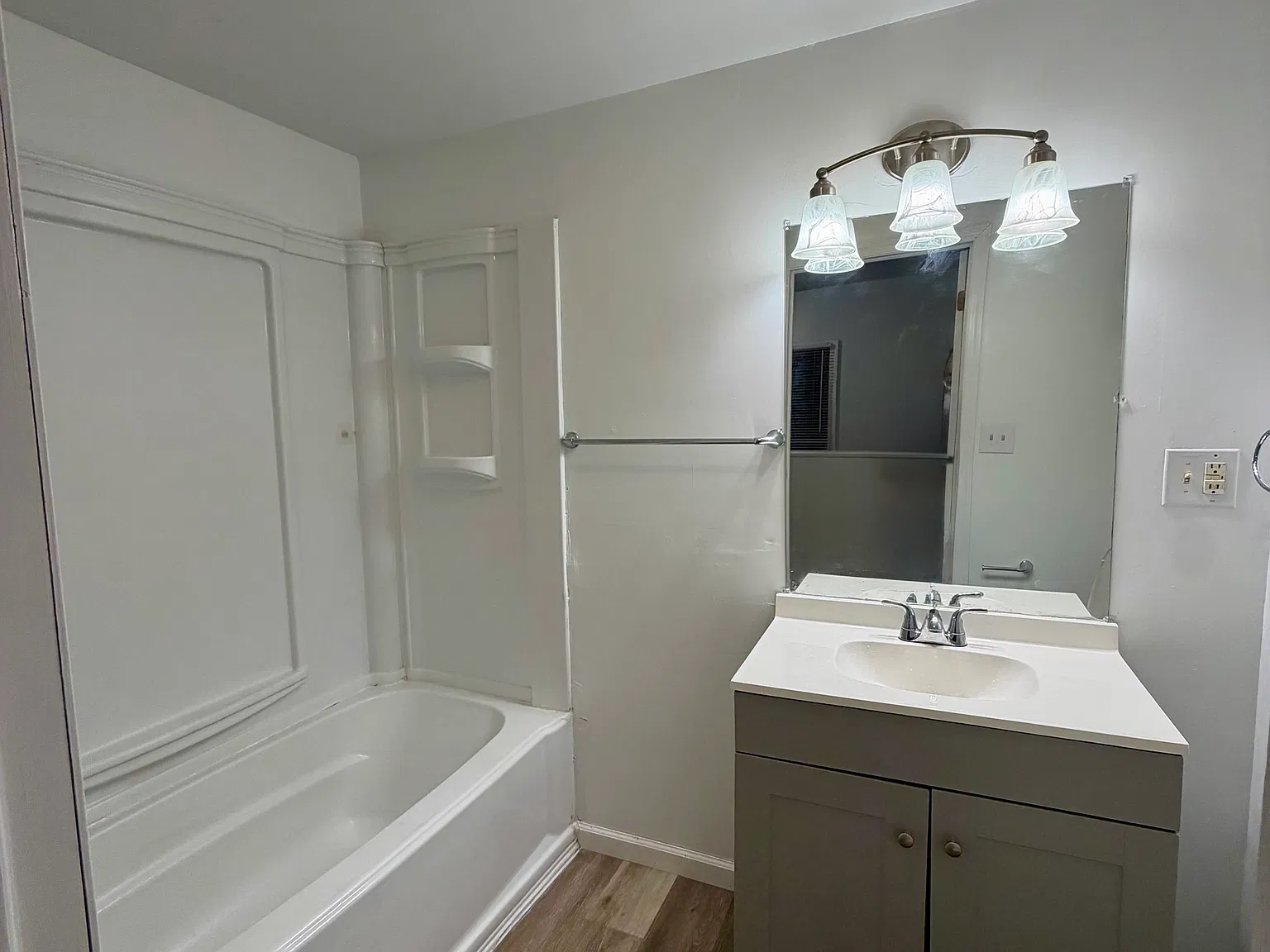 2 bed, 1150 sqft, $1,200 — Photo 2