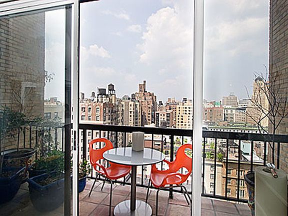 3rd image of 253 W 73rd St APT 15D
