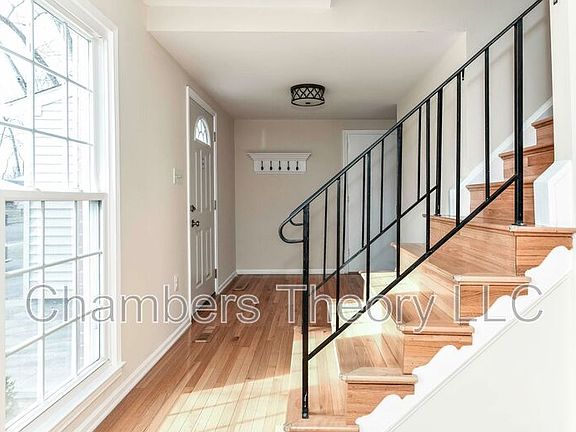 4th image of 9766 Oleander Ave