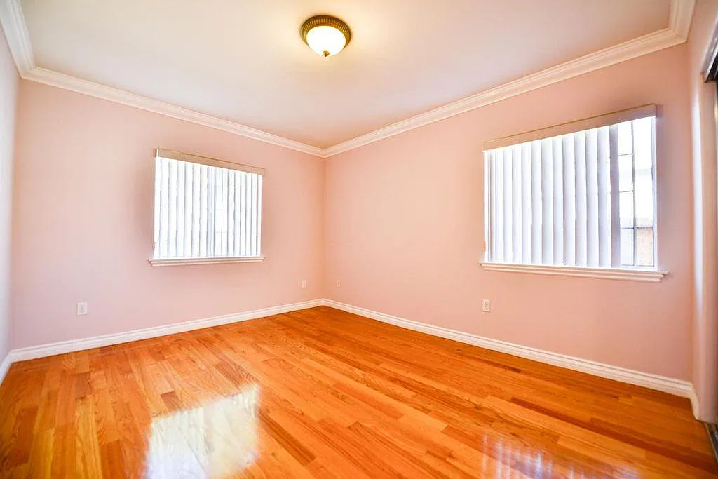 3 bed, 1200 sqft, $3,880 — Photo 3