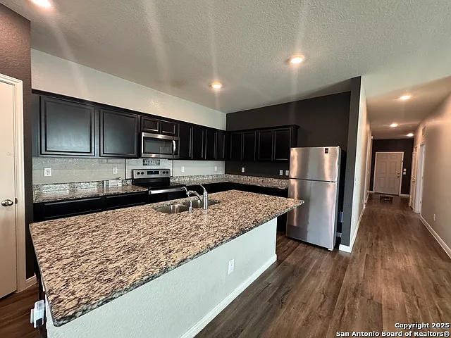8607 Rock Mdw — Photo 28