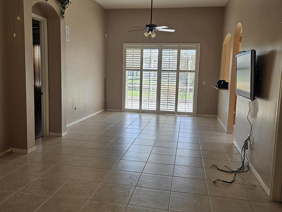 1st image of 397 SW Lakeforest Way N