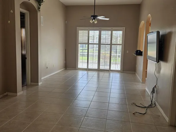 397 SW Lakeforest Way N, Port St Lucie, FL 34986
