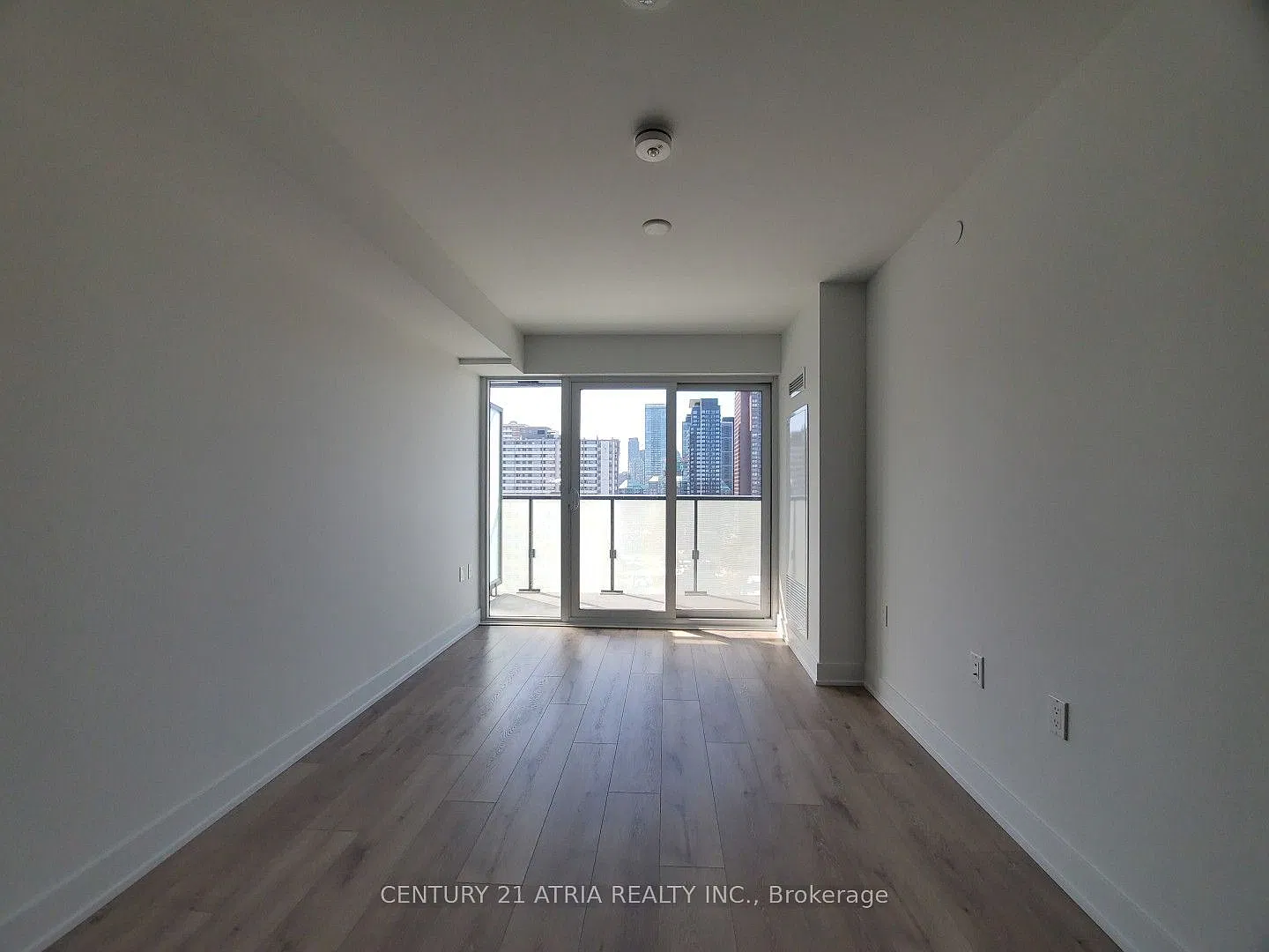 575 Bloor St E — Photo 3