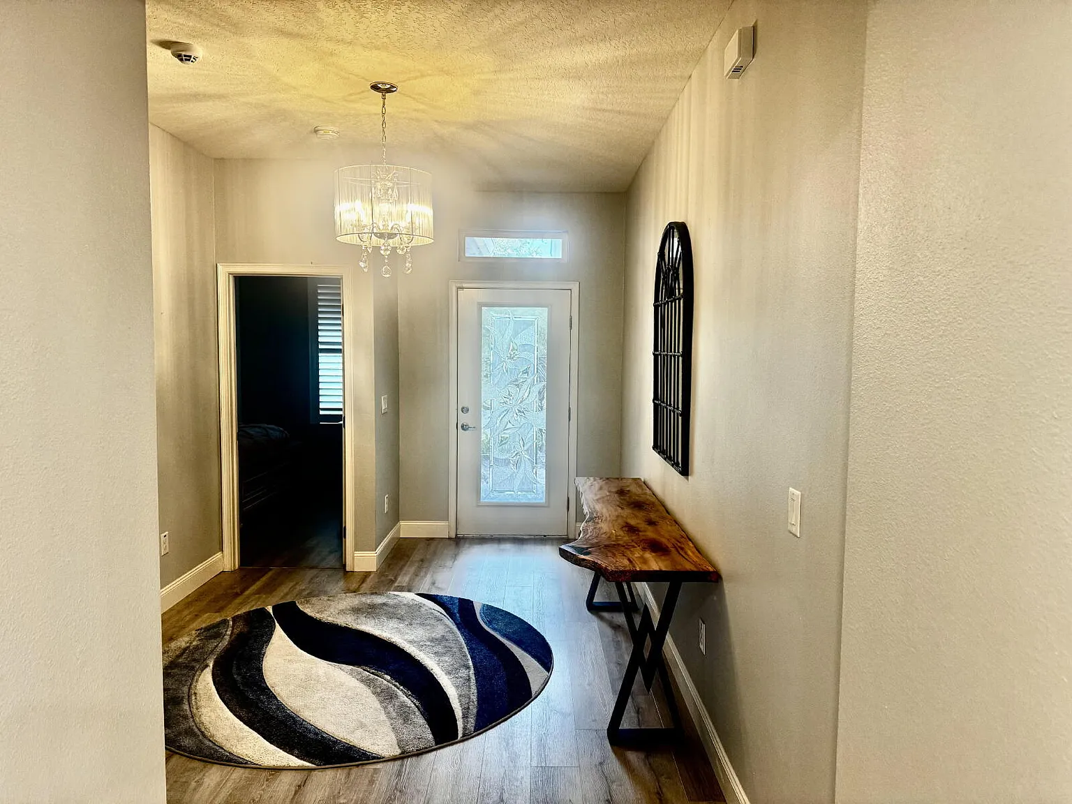 2 bed, 2.0 bath, 1983 sqft, $2,900 — Photo 2