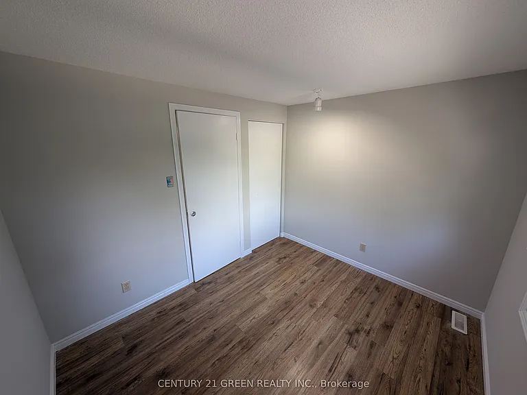 61 Ashley Cres — Photo 24