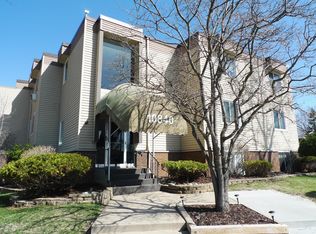 10840 Rockford Rd APT 211, Plymouth, MN 55442
