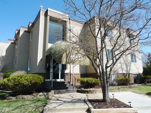 10840 Rockford Rd APT 211, Plymouth, MN 55442