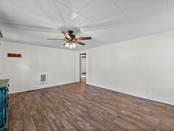 5th image of 59 Perry St