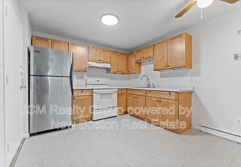 580 Cummins Hwy — Photo 1