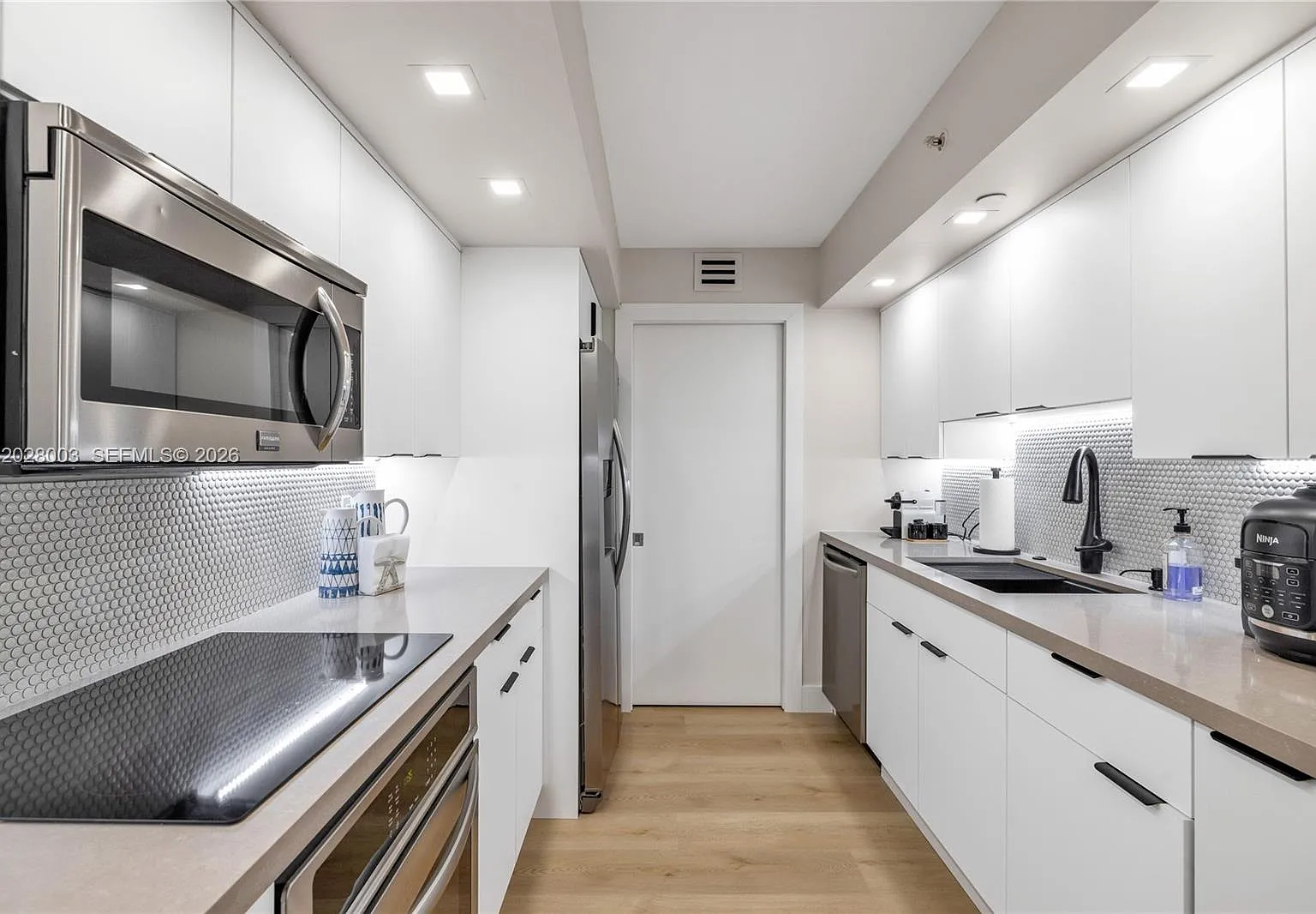The Collins Condo — Photo 3