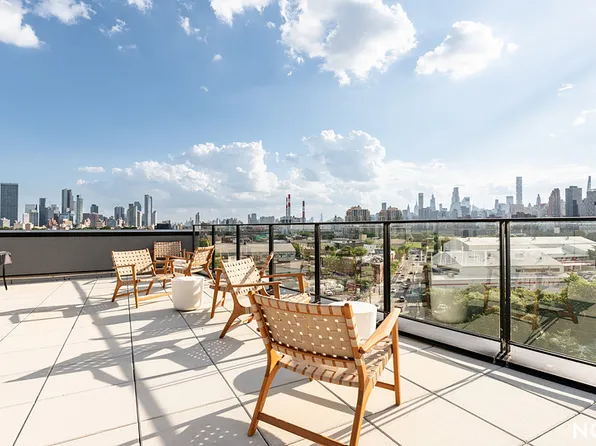 31-61 Vernon Boulevard image 66 of 72