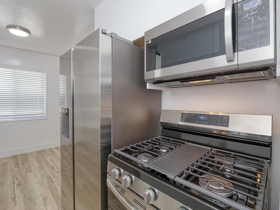 1st image of 313 N Genesee Ave #3