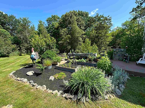 3rd image of 52 Oakwood Drive