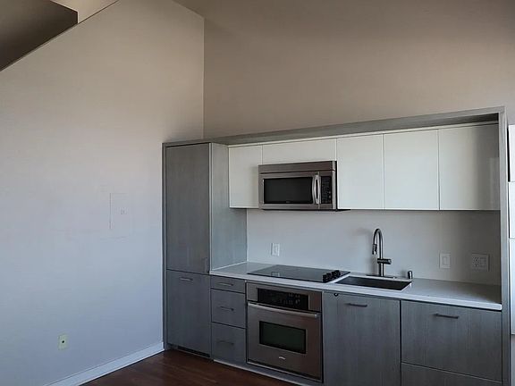 3rd image of 2064 Kettner Blvd APT 24