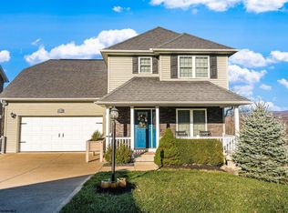 6 Windsong Ln, Morgantown, WV 26508