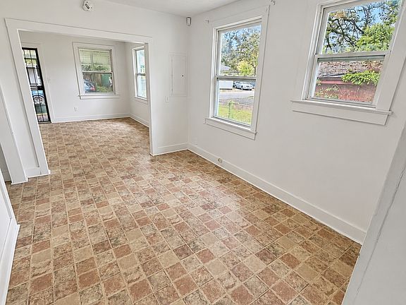 4th image of 2472 Wylene St