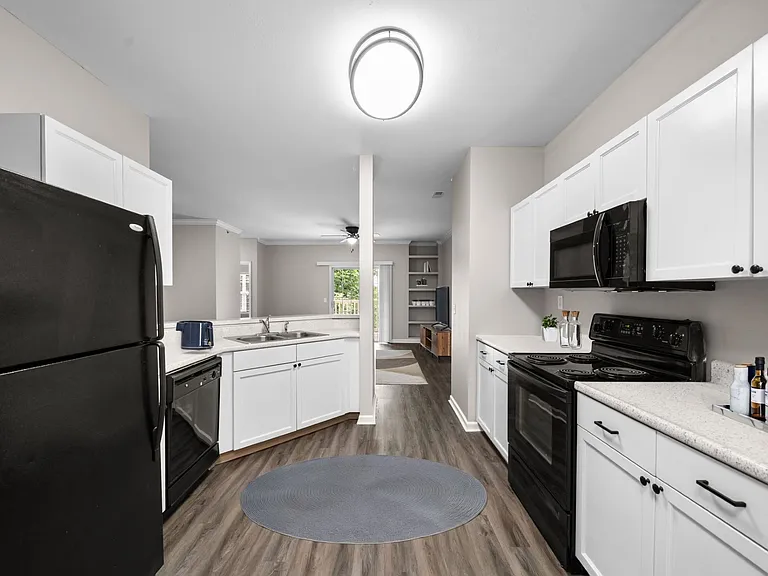 O'Fallon (Renovated) - 3 Bed / 2 Bath - 1,330 Sq.Ft.