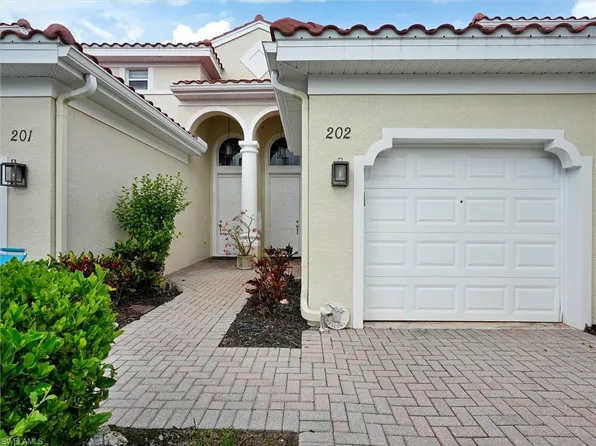 895 Eastham WAY #M202, NAPLES, FL 34104