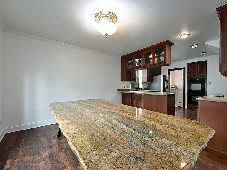 2829 San Gabriel St — Photo 6