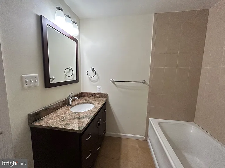 5916 Dorchester Way — Photo 17