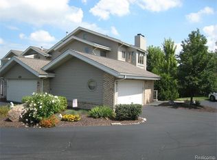 21098 Boulder Cir #101, Northville, MI