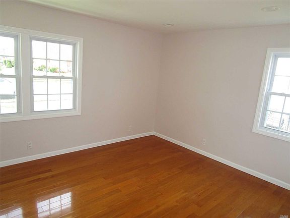 5th image of 834 Washington Ave