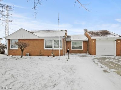 284 E Wilson St, Struthers, OH, 44471