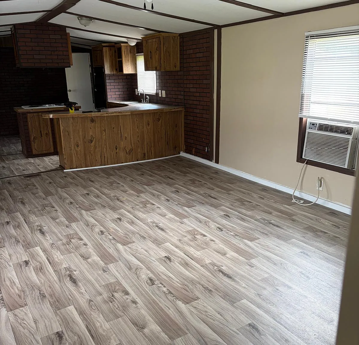 2 bed, $1,050 — Photo 3