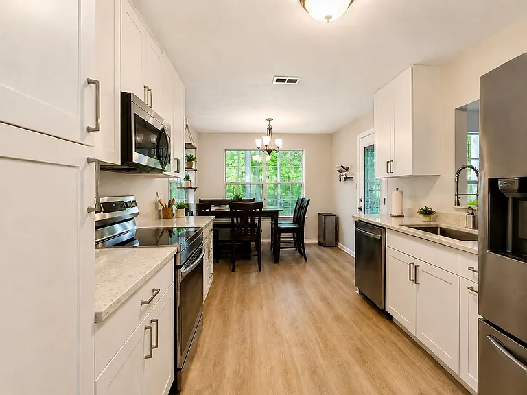 1591 Winthrope Dr — Photo 4