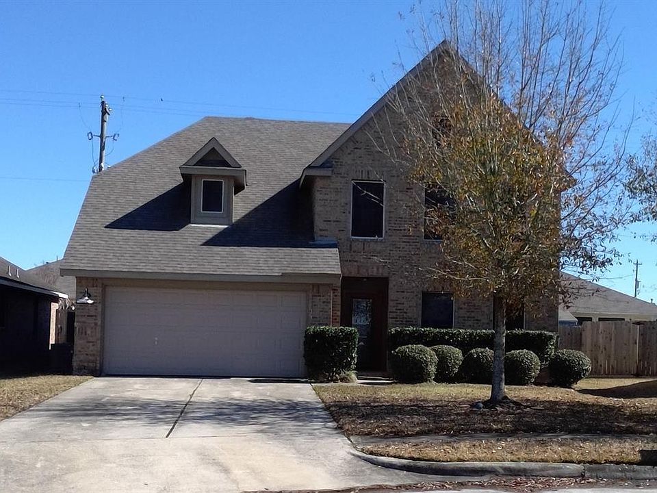1st image of 2526 Comal Dr