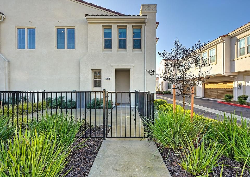 1st image of 5301 E Commerce Way Unit 32101