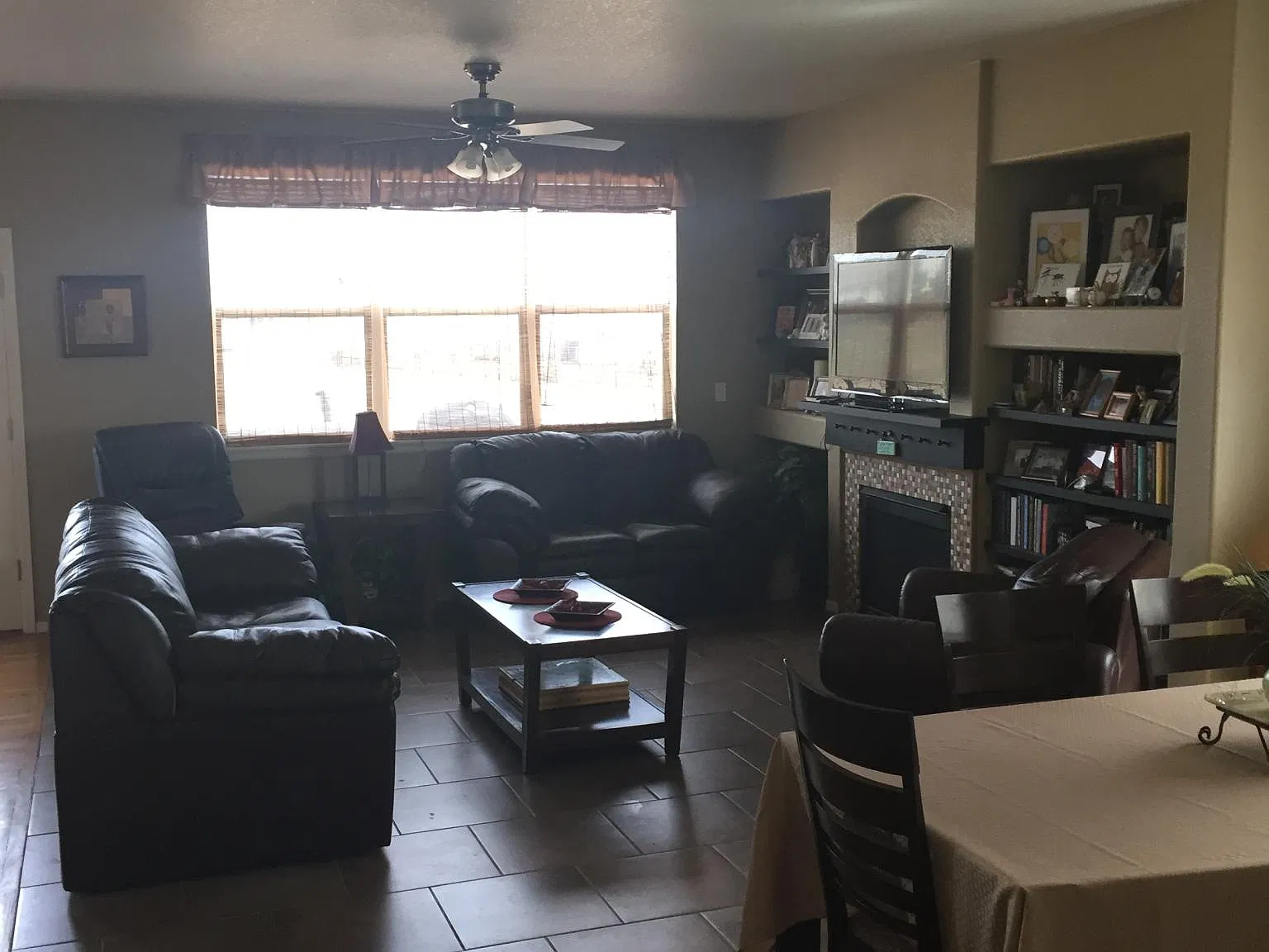 4 bed, 2.5 bath, 1957 sqft, $2,675 — Photo 2