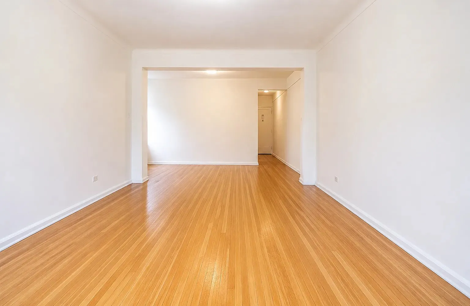 515 Avenue I — Photo 3