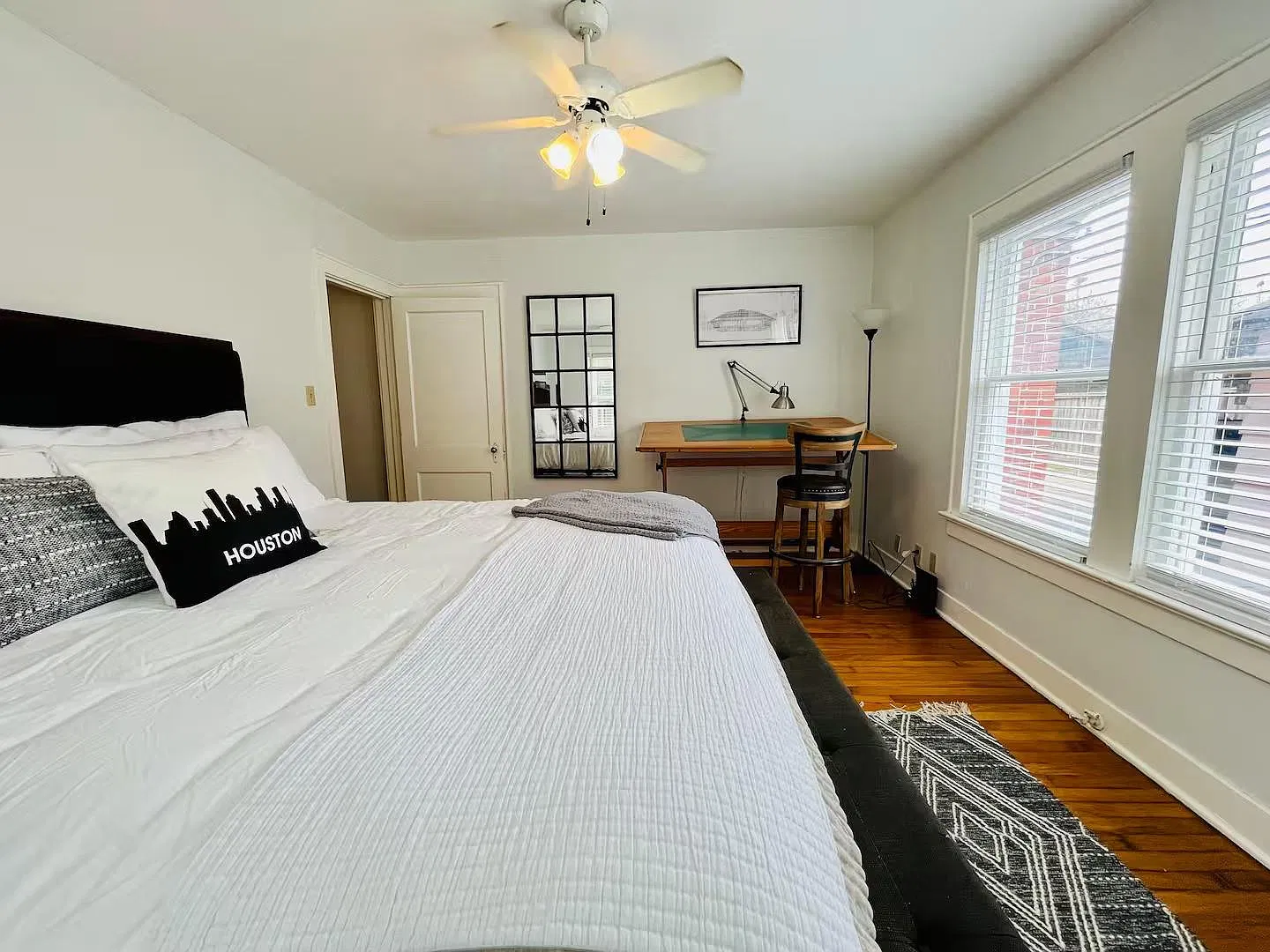 2 bed, 1.0 bath, 1600 sqft, $2,595 — Photo 3