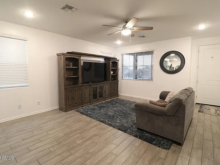15257 W Sherman St — Photo 4