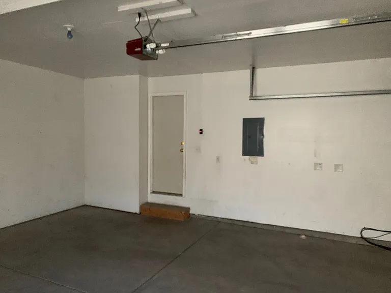 991 Winona Cir — Photo 13