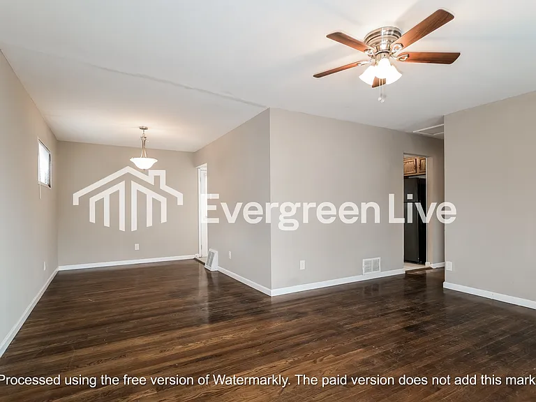 1070 Ozment Dr — Photo 13