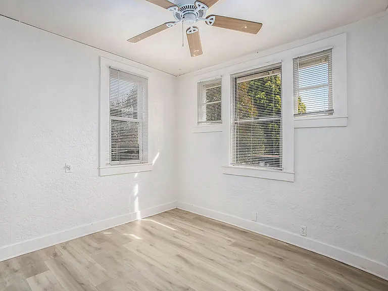 958 Park St #B - 1 bedroom | 1 bath — Photo 5
