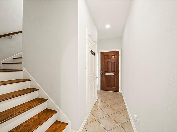 2nd image of 6111 Windwater Pointe