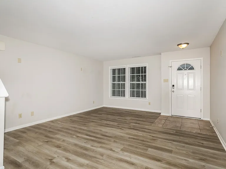 10936 Mansfield Way — Photo 4