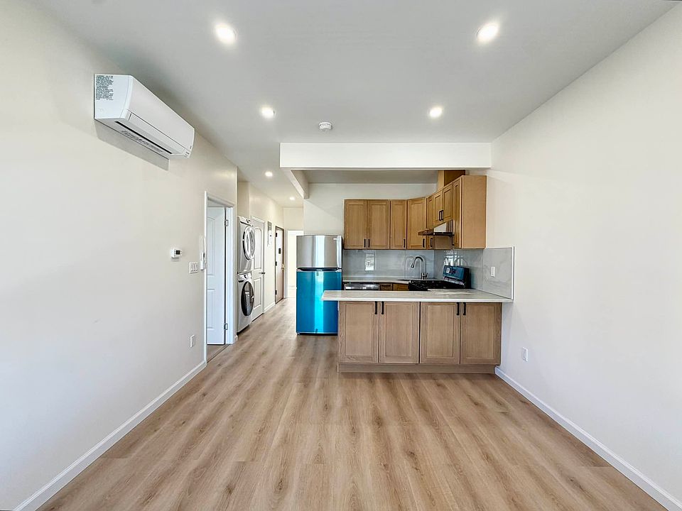 1st image of 497 3rd Ave #3