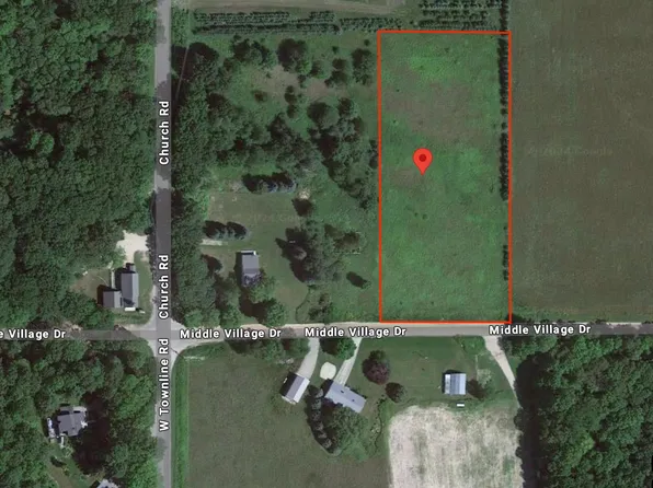 8924 Middle Village Rd, Harbor Springs, MI 49740