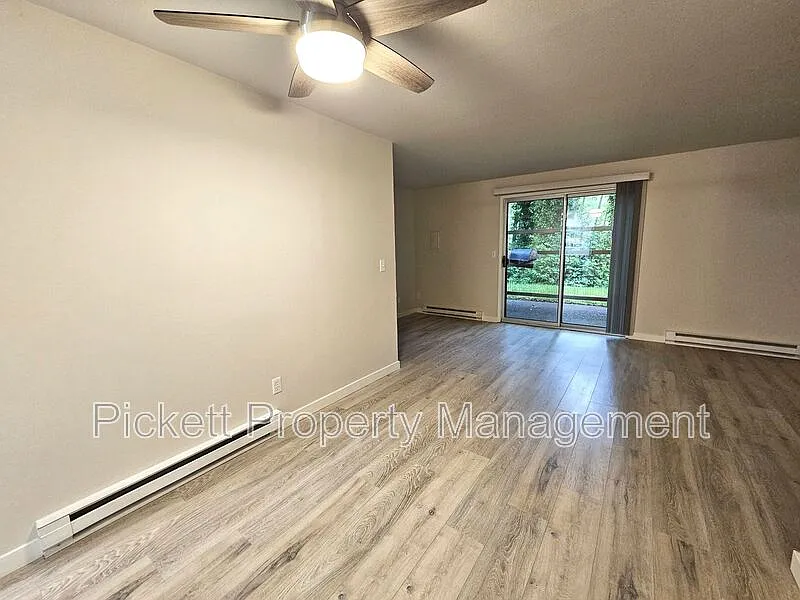 2 bed, 1.5 bath, 850 sqft, $1,695 — Photo 3
