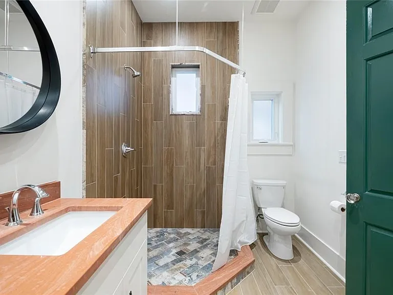 702 W Gibson St — Photo 23