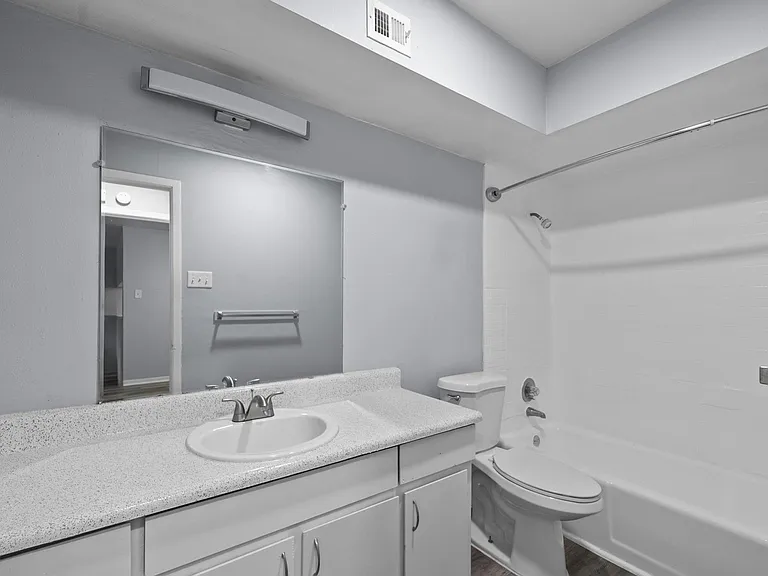 3802 E Nasa Pkwy — Photo 12