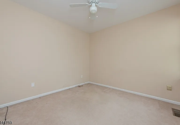 2404 Vantage Ct — Photo 27
