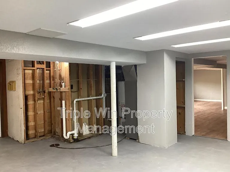 563 Apex Dr — Photo 37