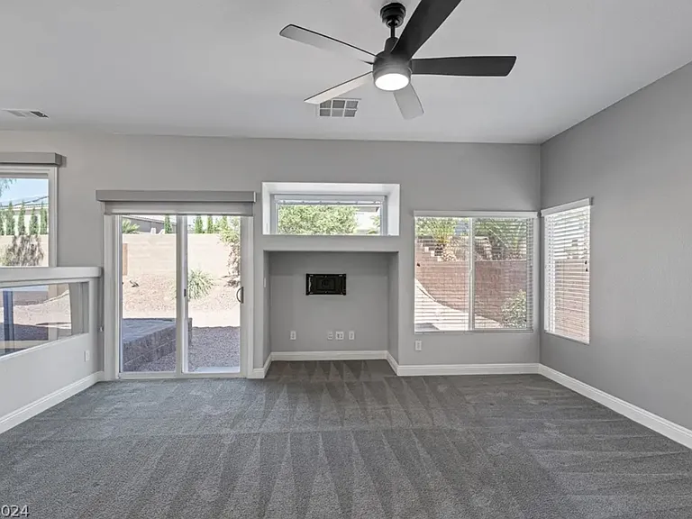 2nd sliding door to yard